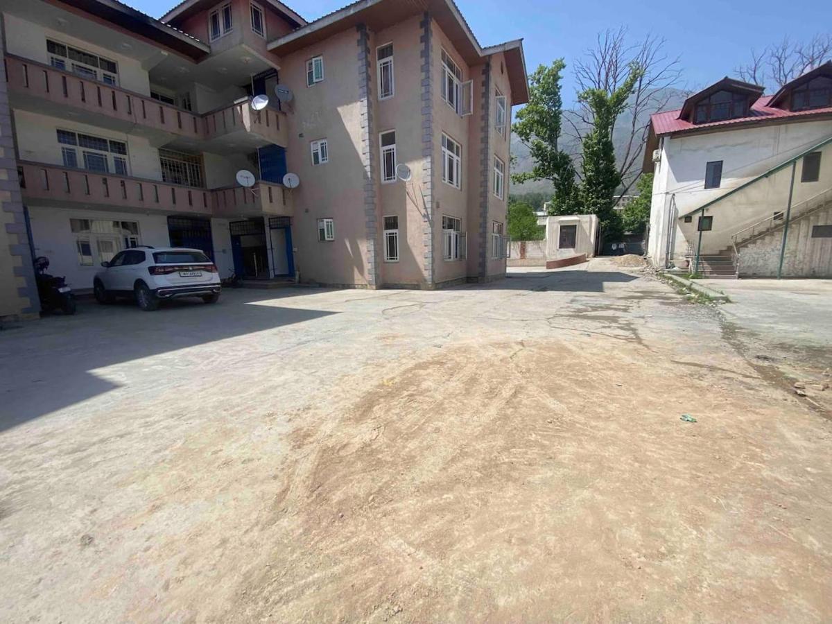 Penthouse Villa Srīnagar 外观 照片