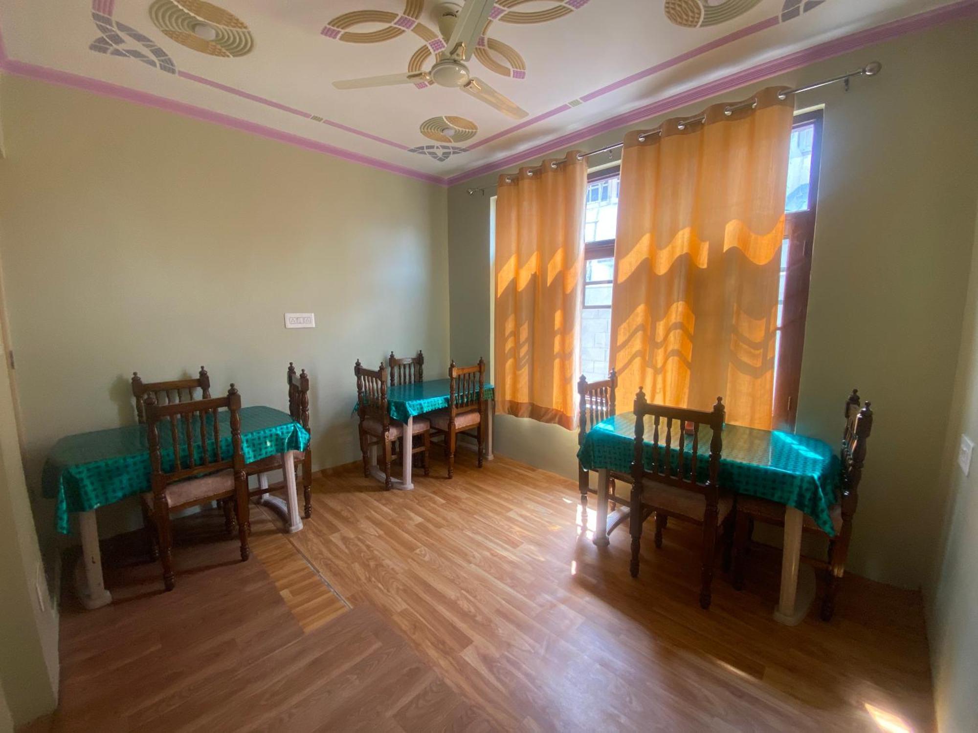 Penthouse Villa Srīnagar 外观 照片