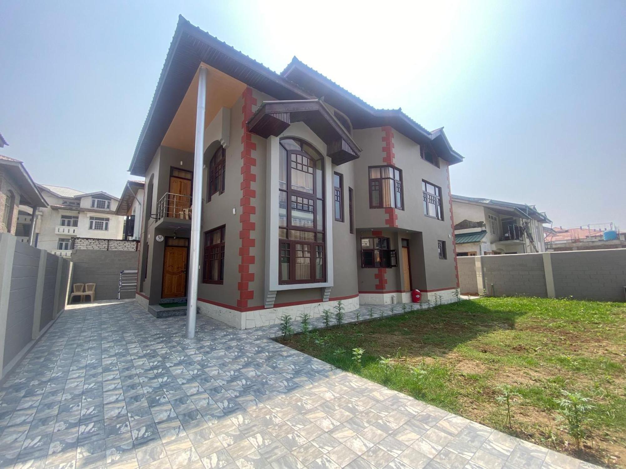 Penthouse Villa Srīnagar 外观 照片
