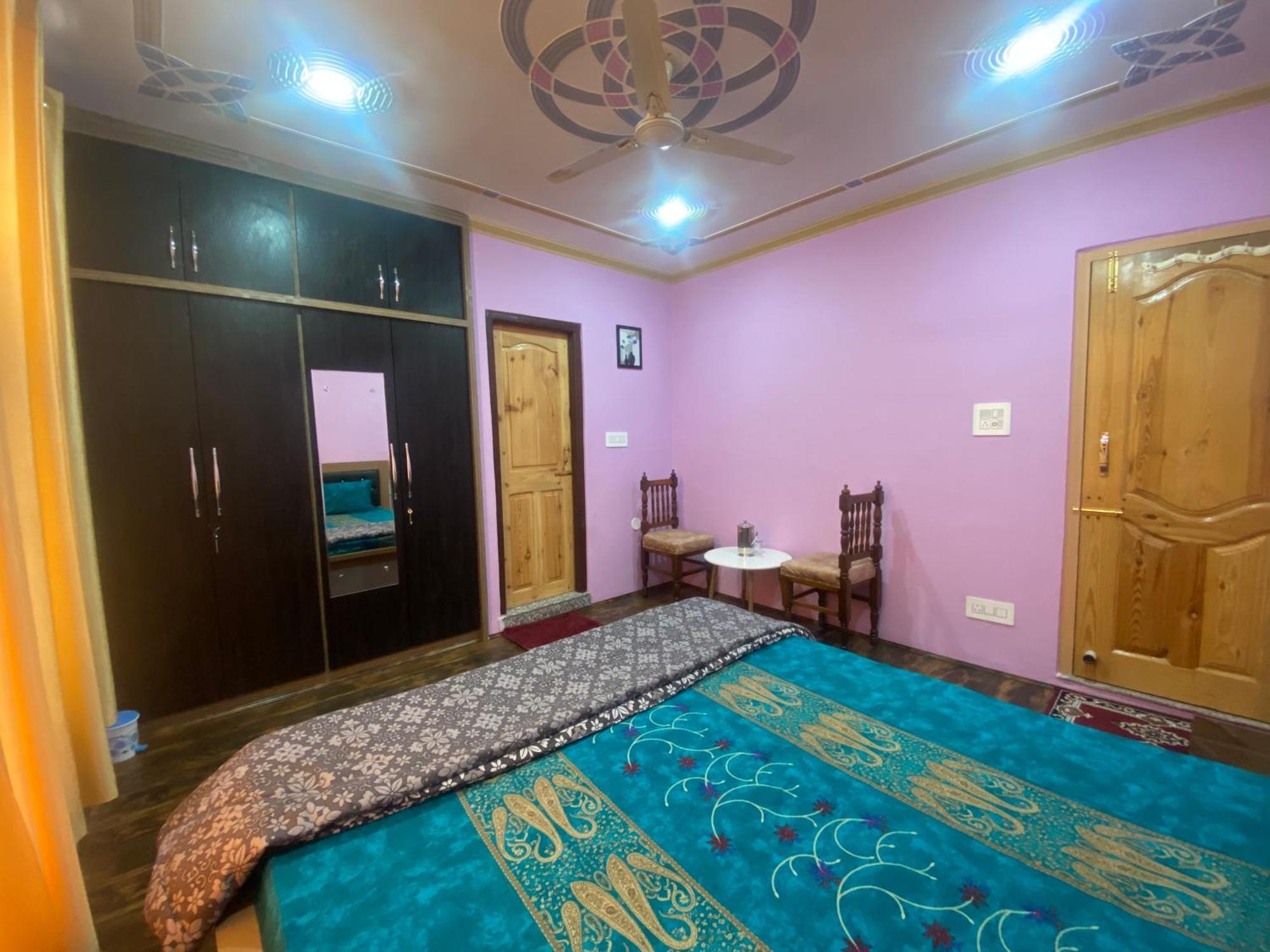 Penthouse Villa Srīnagar 外观 照片