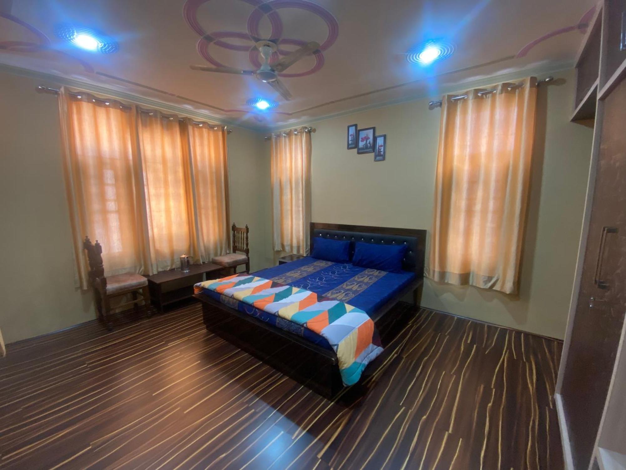 Penthouse Villa Srīnagar 外观 照片