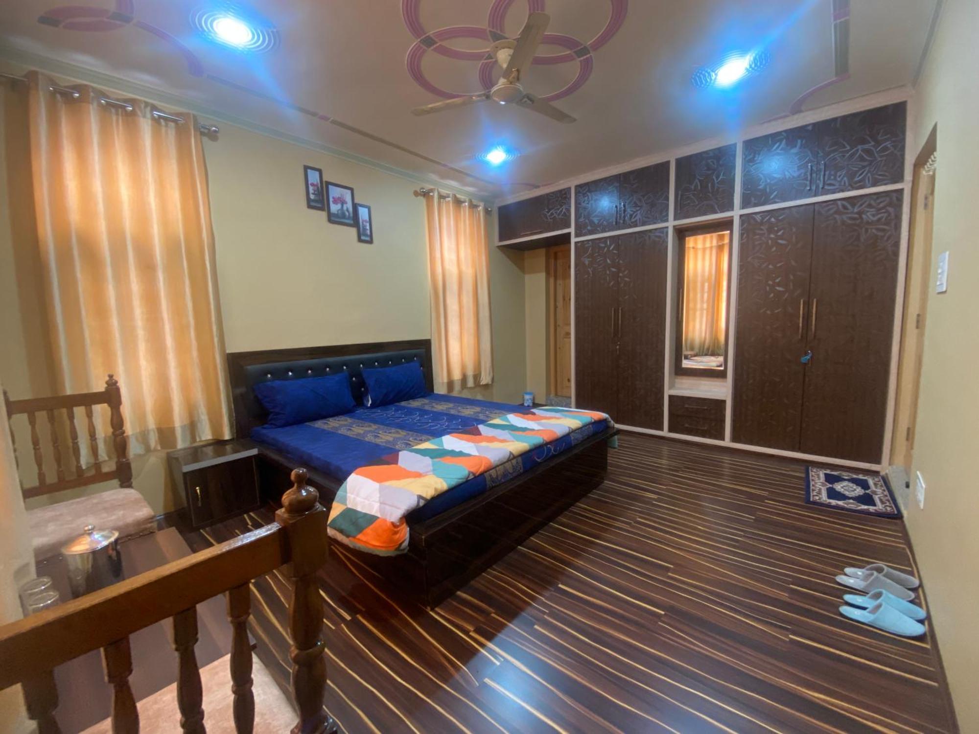 Penthouse Villa Srīnagar 外观 照片